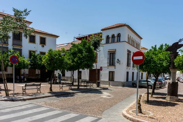 Cordoba Spanien Juni Stühle Und Tische Der Straße Gegen Gegen — Stockfoto