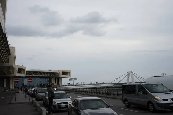 Flughafen Mailand Italien April 2018 Außenansicht Des Eingangs Zum Flughafen — Stockfoto