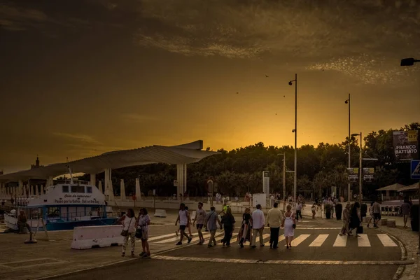 Spanya Malaga Haziran 2017 Nsanlar Altın Saat Gün Batımında Malaga — Stok fotoğraf