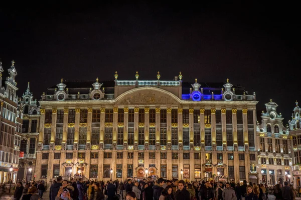 Bruselas Bélgica Abril Los Turistas Visitan Plaza Del Mercado Por —  Fotos de Stock