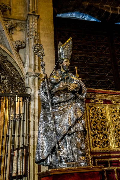 Sevilha Espanha Junho 2017 Uma Estátua Santo Dentro Catedral Gótica — Fotografia de Stock