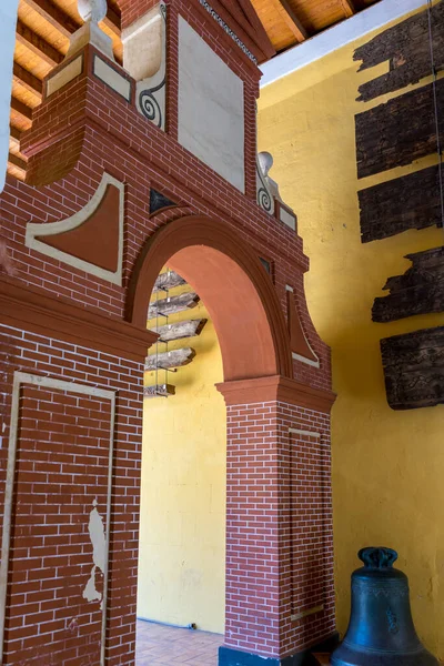 Kordoba Hiszpania Czerwca Low Angle Widok Ornate Building Historic Mosque — Zdjęcie stockowe