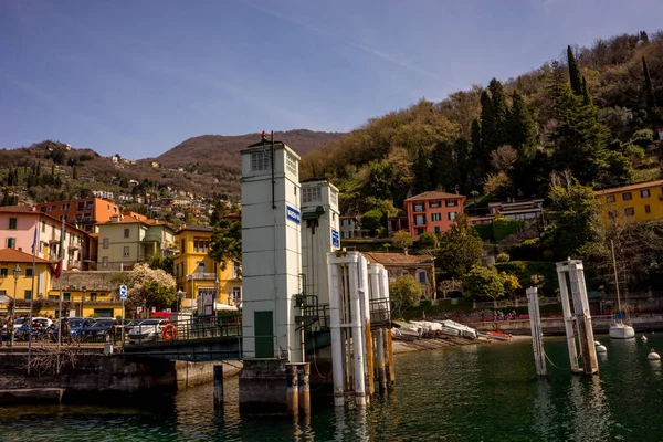 Menaggio, İtalya-2 Nisan 2018: Varenna Rıhtımı