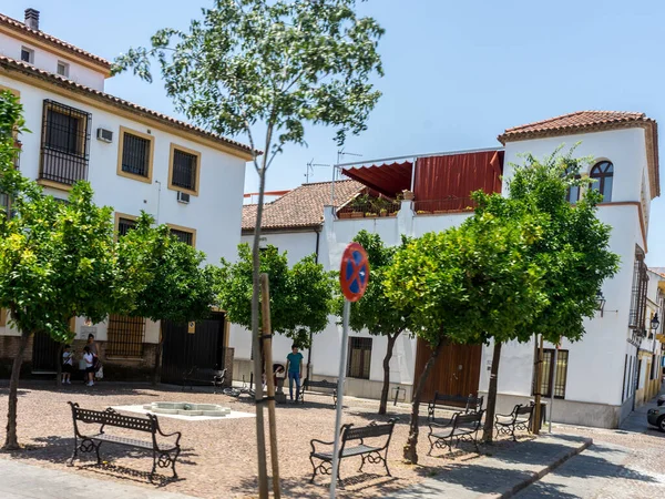 Cordoba Spanien Juni Stühle Und Tische Der Straße Gegen Gegen — Stockfoto