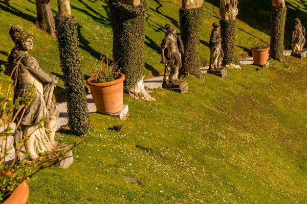 Лекко Италия Апреля 2018 Года Статуя Знаменитой Вилле Бальбьянелло Лекко — стоковое фото