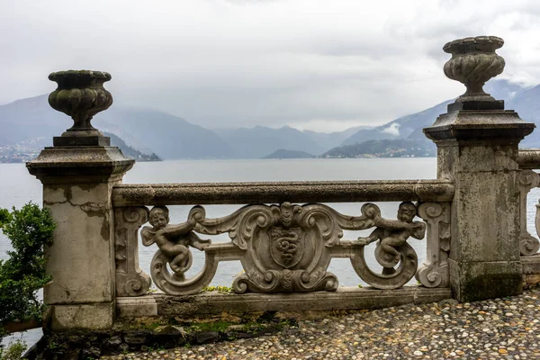 Itálie Varenna Jezero Como Zeď Výhledem Jezero — Stock fotografie