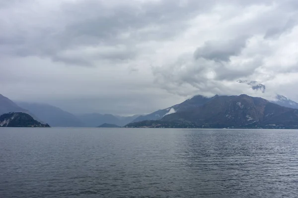 Europa Itália Varenna Lago Como Grande Corpo Água Com Uma — Fotografia de Stock