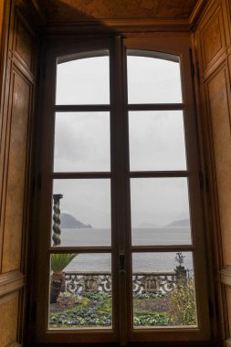 Avrupa, İtalya, Varenna, Como Gölü, geniş bir pencere manzarası