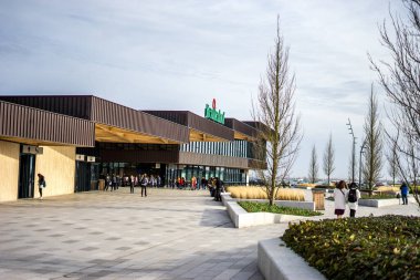 Çiçek bahçesi, Hollanda, Avrupa, bir binanın önündeki bank