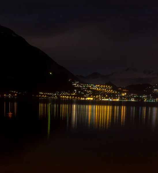 Europa Italia Varenna Lago Como Veduta Una Città Notte Davanti — Foto Stock