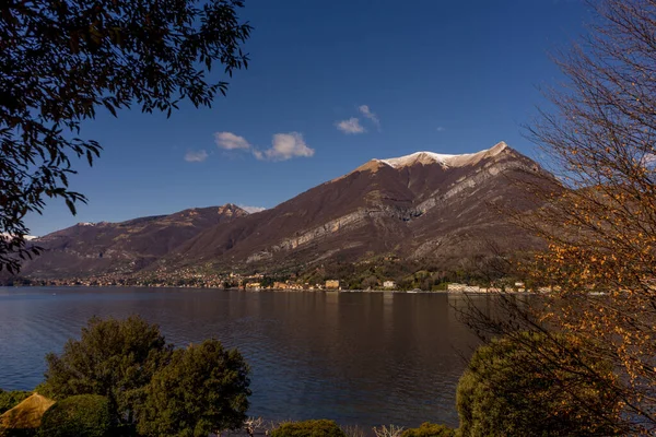 Europe Italie Bellagio Lac Côme Plan Eau Avec Une Montagne — Photo