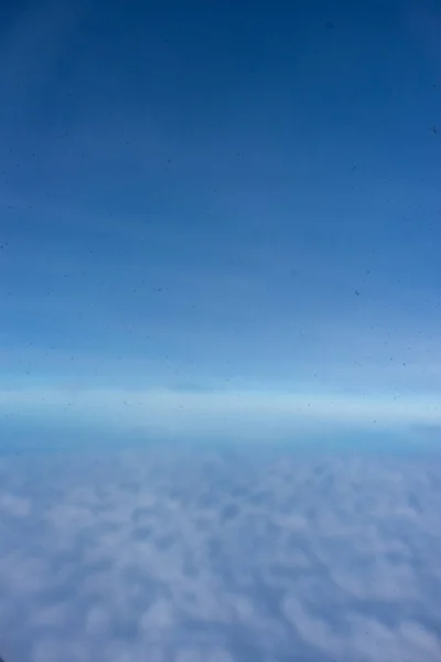 Amsterdam Schiphol Netherlands Osoba Letící Vzduchem Zasněžené Hoře — Stock fotografie