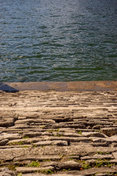 Europa Italien Bellagio Comer See Ein Felsstrand Wasser — Stockfoto