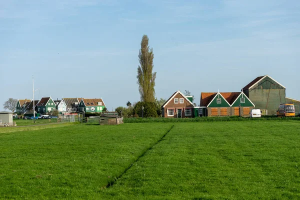 Netherlands Wetlands Maarken Europe Group People Standing Lush Green Field — Stock Photo, Image