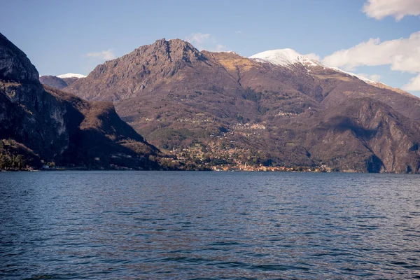 Europa Italien Lecco Comosjön Stor Vattensamling Med Berg Bakgrunden — Stockfoto