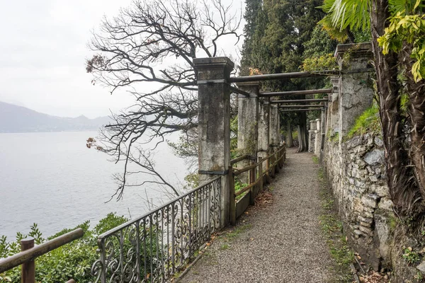 コモ湖のヴァレンナにある美しい 恋人の散歩 ロンバルディア イタリア ヨーロッパ — ストック写真