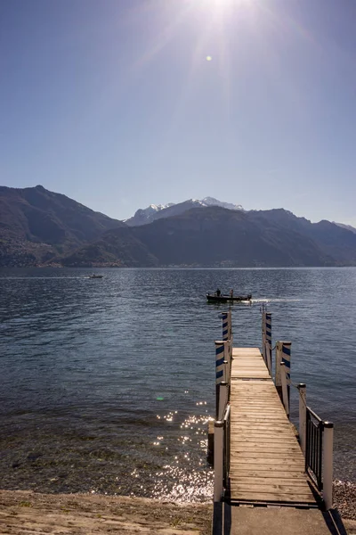 Itália Menaggio Lago Como Caminho Cais Madeira Para Praia Mar — Fotografia de Stock