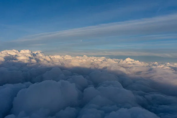 从飞机上看云彩 天空中的云彩密闭 — 图库照片