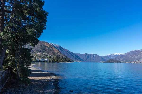 Europa Itália Bellagio Lago Como Corpo Água Com Uma Montanha — Fotografia de Stock