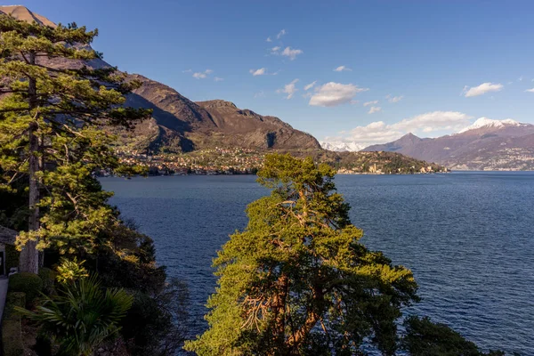 Europa Itália Lecco Lago Como Corpo Água Com Uma Montanha — Fotografia de Stock