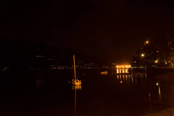 ヨーロッパ イタリア バレンナ コモ湖 夜の街の景色 — ストック写真