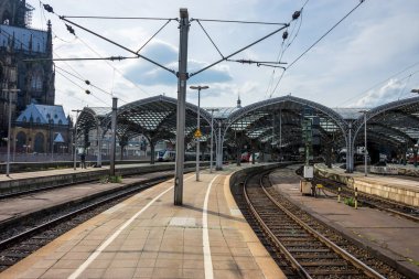 Köln, Almanya - 21 Mayıs 2018 Deutsche Bahn tren istasyonundan ICE treniyle Köln, Deutschland