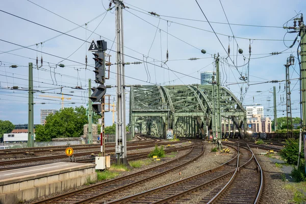 Colônia Alemanha Maio 2018 Trilhas Ferroviárias Ponte Hohenzollern Colônia Deutschland — Fotografia de Stock