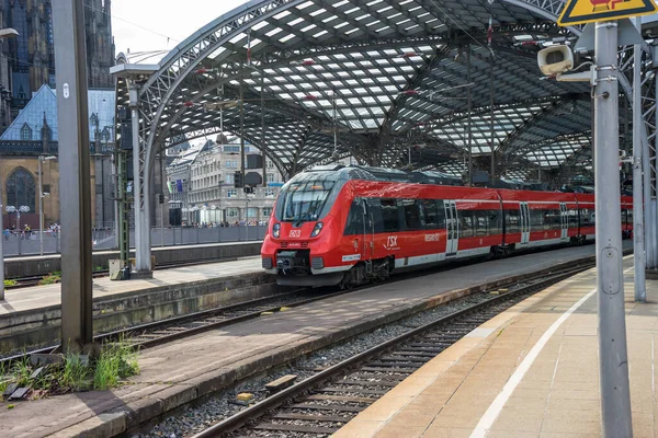 德国科隆 2018年5月21日 德国科隆的德国铁路车站与德国区域铁路车站的快照 — 图库照片