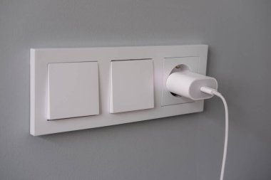 Telefondaki şarj aleti şarj edildi.