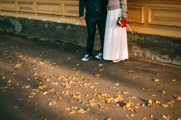 Boda novia novio otoño parte — Foto de Stock