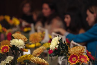 Bir buket yapma eller