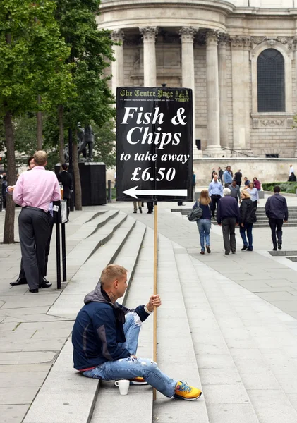 Signo de pescado y patatas —  Fotos de Stock