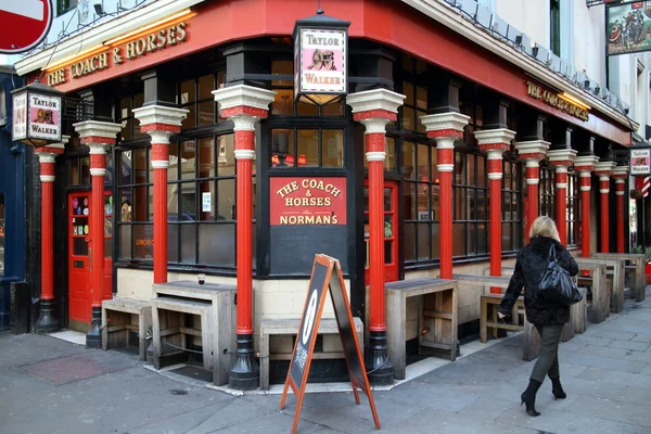 Coach & Horses Pub — Stock Photo, Image