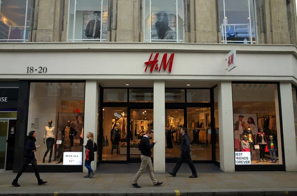 Tienda de moda H & M - Londres — Foto de Stock