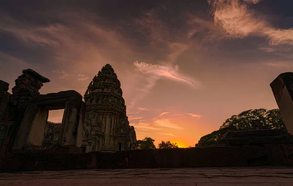 Selektiver Fokus Auf Den Phimai Historical Park Mit Sonnenuntergang Wahrzeichen — Stockfoto