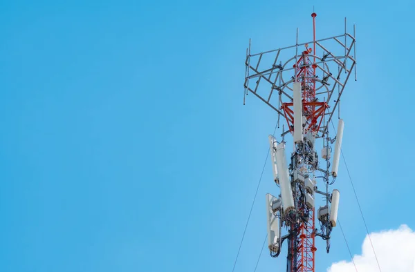 Telecommunication Tower Blue Sky White Cloud Background Antenna Blue Sky — Stock Photo, Image