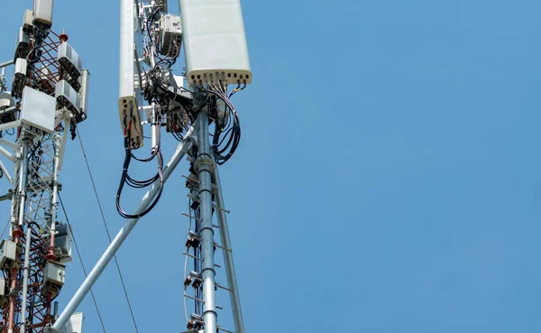 Telecommunication Tower Clear Blue Sky Background Antenna Blue Sky Radio — Stock Photo, Image