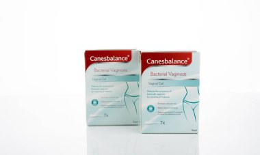 CHONBURI, THAILAND-HAZİRAN 6 Temmuz 2025: Bayer 'in vajinal jelini laktobasil desteği ile dengeler, pH dengesini ve bakteriyel vajinoz rahatlaması ve boşaltma için doğal bitki örtüsünü onarır..