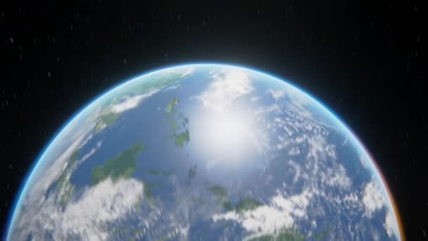 Drámai repülés a Föld körül az űrből a Nap ellen. Földi atmoszféra megvilágítva a szabad térben. Látványos 4K felvételek