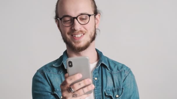 Portrait Positive Bearded Guy Eyeglasses Dressed Casual Wear Looking Happy — Stock Video