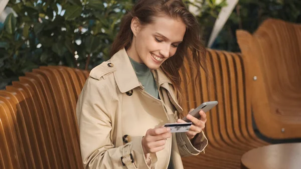 Beautiful Smiling Girl Looking Happy Paying Credit Card Online Purchases — Stock Photo, Image