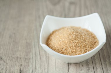 Beyaz kase kahverengi şeker kamışı 