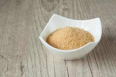 Beyaz kase kahverengi şeker kamışı 