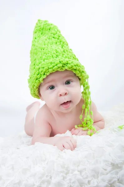 Bebê bonito olhando para a câmera — Fotografia de Stock