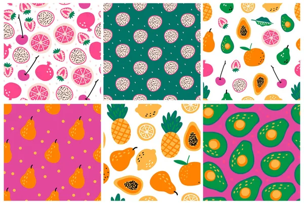 Set of seamless patterns fruits and berries on light background. — Stock Vector