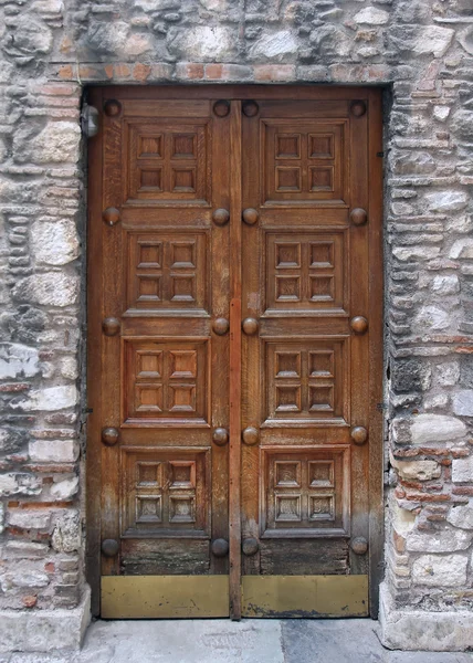 Porta de parede de pedra — Fotografia de Stock