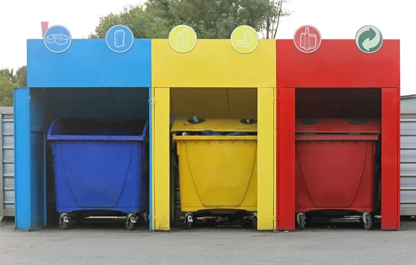 Recycle bins outside — Stock Photo, Image