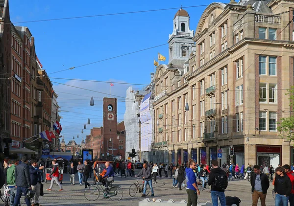 Amsterdam Mei 2018 Wandelen Fietsen Damarkstraat Het Centrum Van Amsterdam — Stockfoto