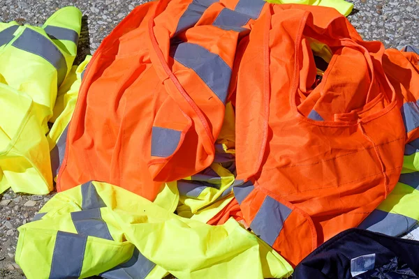 Mucchio Colorate Uniformi Lavoro Del Settore Dei Trasporti Venduti Sul — Foto Stock