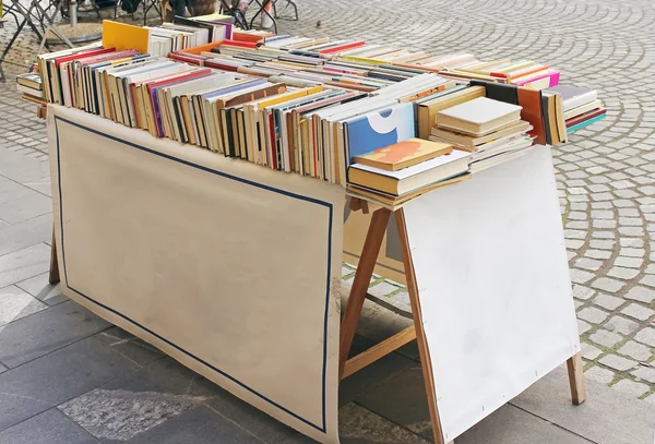 Böcker stall — Stockfoto